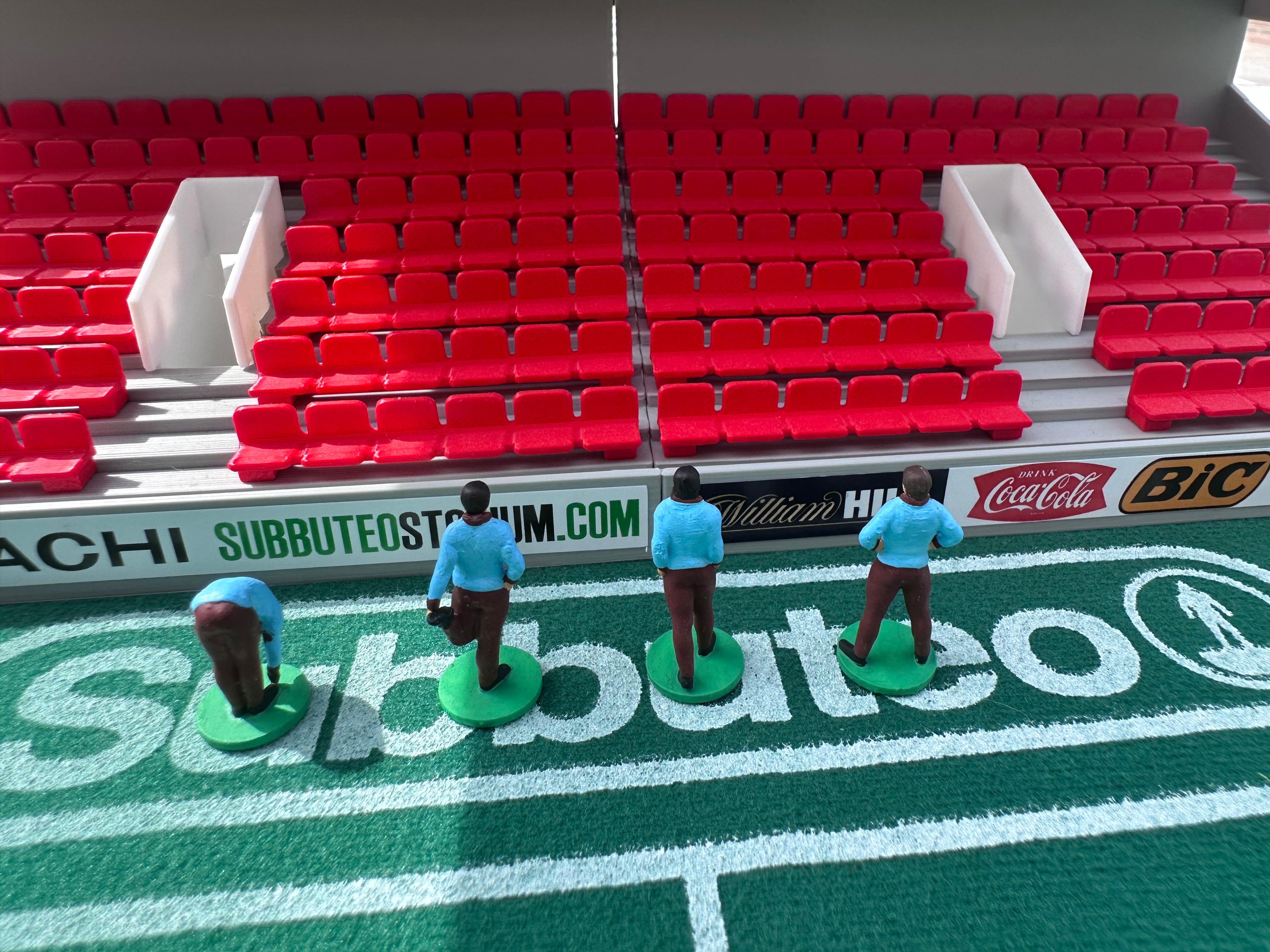 Reserve players warming up – Hand-Painted Subbuteo Accessory (Set of 4)